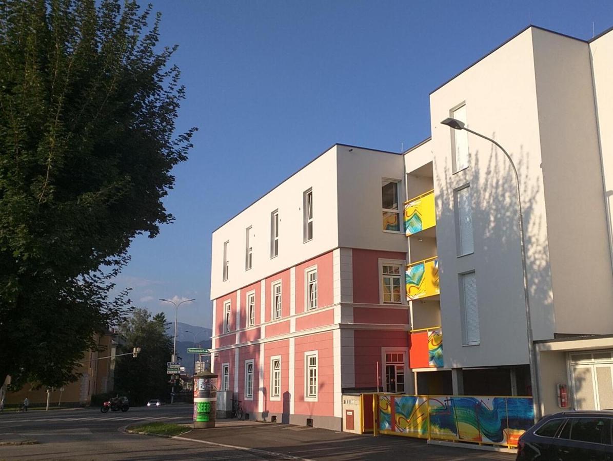 007 Studio Apartment Madrid 30M2 克拉根福 外观 照片