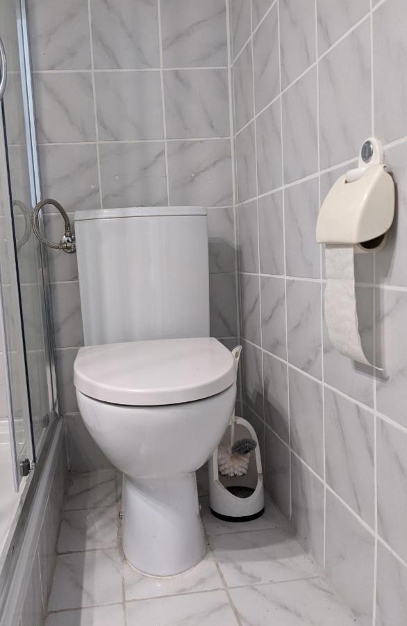 007 Studio Apartment Madrid 30M2 克拉根福 外观 照片