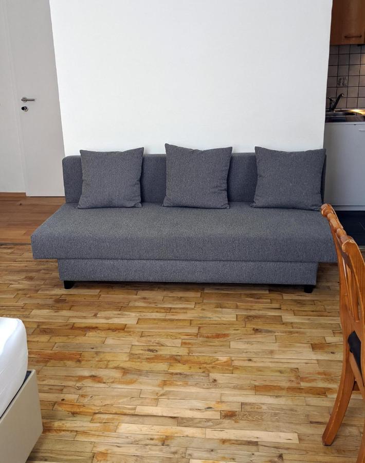 007 Studio Apartment Madrid 30M2 克拉根福 外观 照片