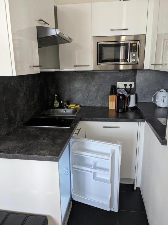 007 Studio Apartment Madrid 30M2 克拉根福 外观 照片
